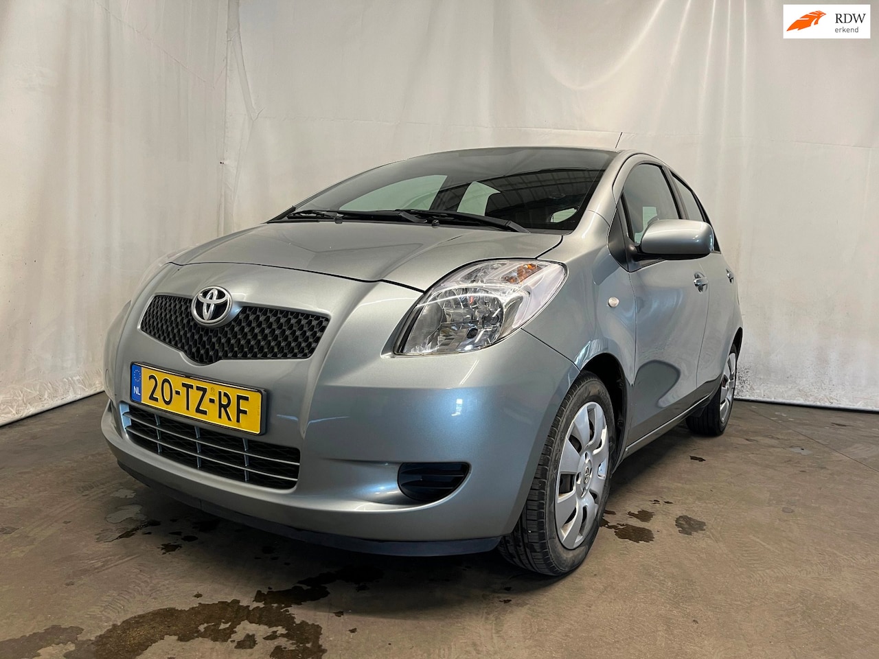 Toyota Yaris - 1.3 VVTi Sol SCHADEAUTO!! - AutoWereld.nl