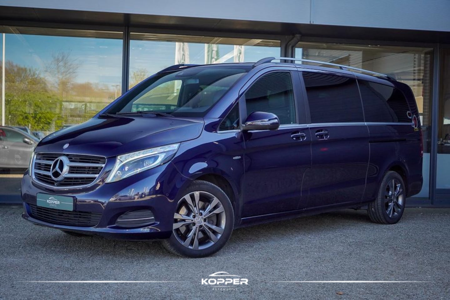 Mercedes-Benz V-klasse - 250d Extra Lang DC Avantgarde Edition / Burmester / 5 Zits / Trekhaak / Leder / Excl BTW - AutoWereld.nl