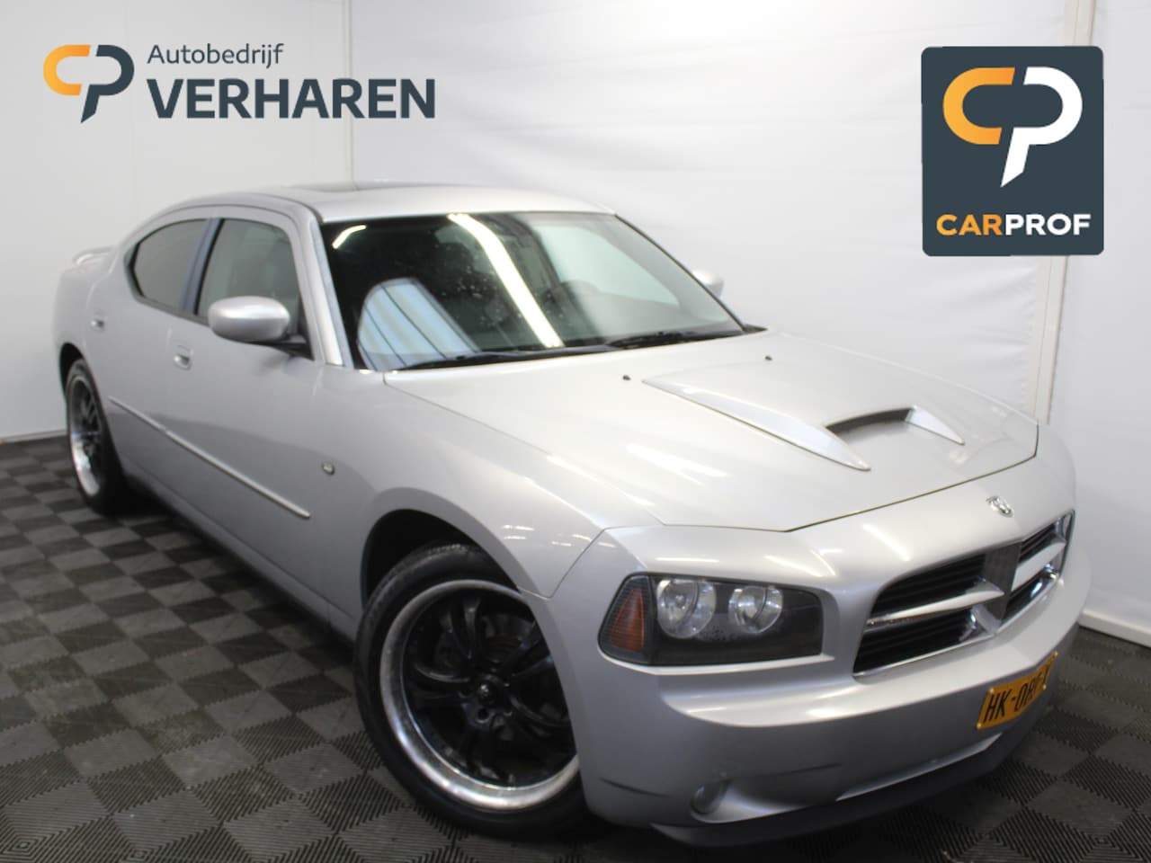 Dodge Charger - SXT V6 AIRCO | CRUISE | CV | ALRM/SP | LEDER | SCHUIFDAK | LMV - AutoWereld.nl