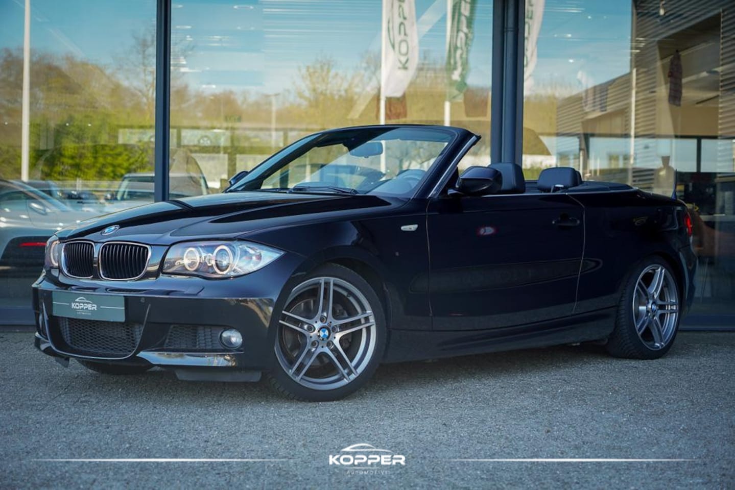 BMW 1-serie Cabrio - 125i High Executive / M-Sport / Leder / Apple Carplay / Navi Prof - AutoWereld.nl