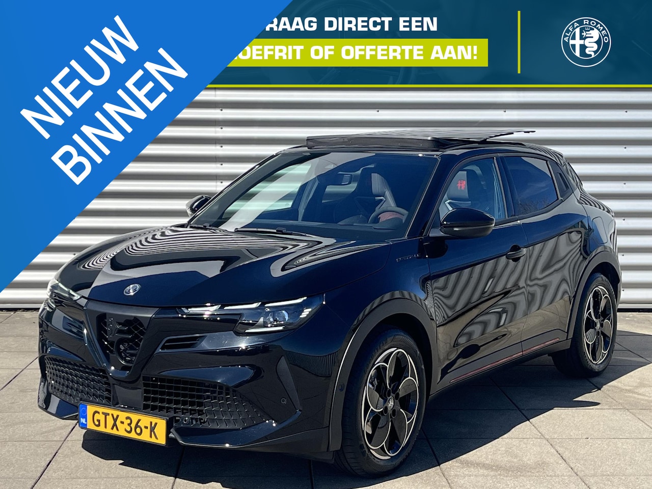 Alfa Romeo Junior - Elettrica Speciale 54 kWh Navigatie | Camera | Sabelt interieur | Panorama Dak | LED Matri - AutoWereld.nl