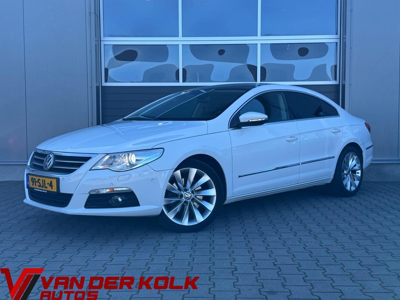 Volkswagen Passat CC - 1.8 TSI 5P. Automaat | Xenon | Navigatie | Cruise | Climate | Trekhaak - AutoWereld.nl