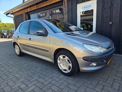 Peugeot 206 - 1.4 Gentry