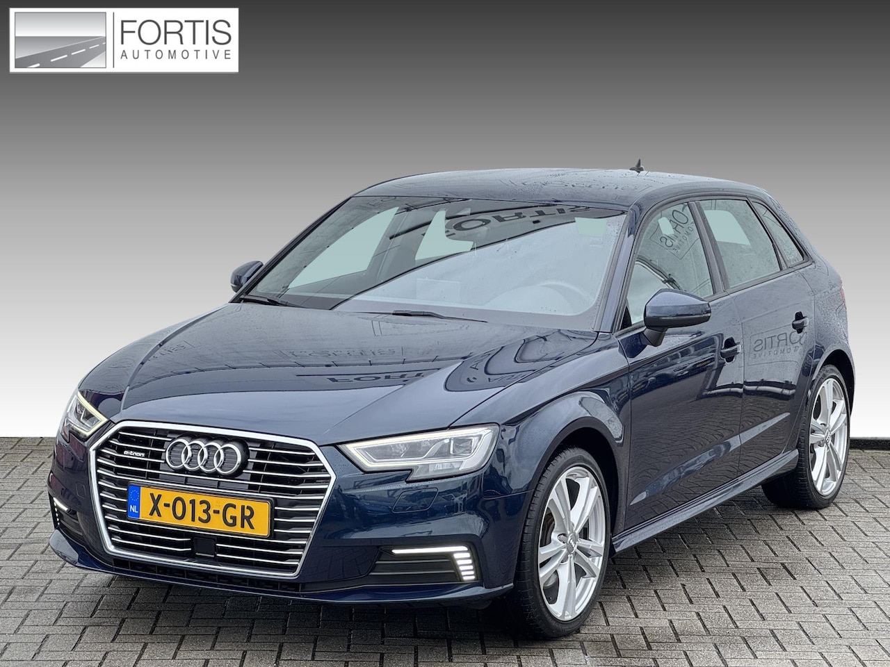 Audi A3 Sportback - 40 TFSI e Edition S-LINE | 1/2 LEDER | NAVI | PDC - AutoWereld.nl