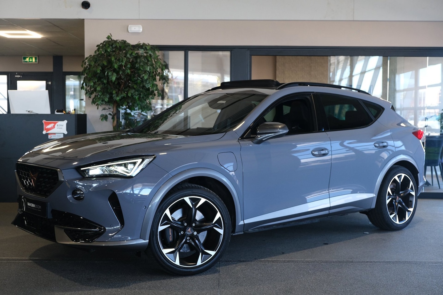 CUPRA Formentor - 1.4 e-Hybrid VZ 245PK Pano Trekhaak Cam ACC Elekt Stoel Elekt Achterklep - AutoWereld.nl