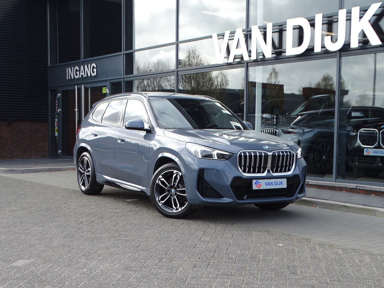 BMW X1 - sDrive20i M Sport Pano.Dak Head-Up Harman/Kardon 360 Camera Park-Plus Leder Driving Ass. A - AutoWereld.nl