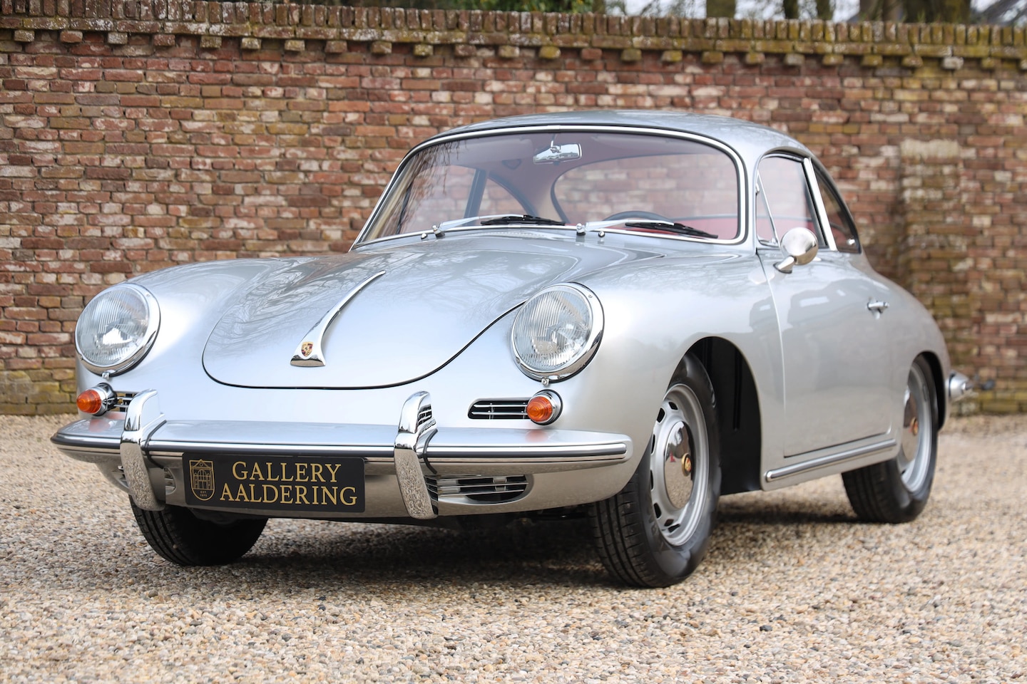 Porsche 356 - 356C 1600 Coupe "Restored and rebuilt condition" Presented in Silver grey over a full red - AutoWereld.nl