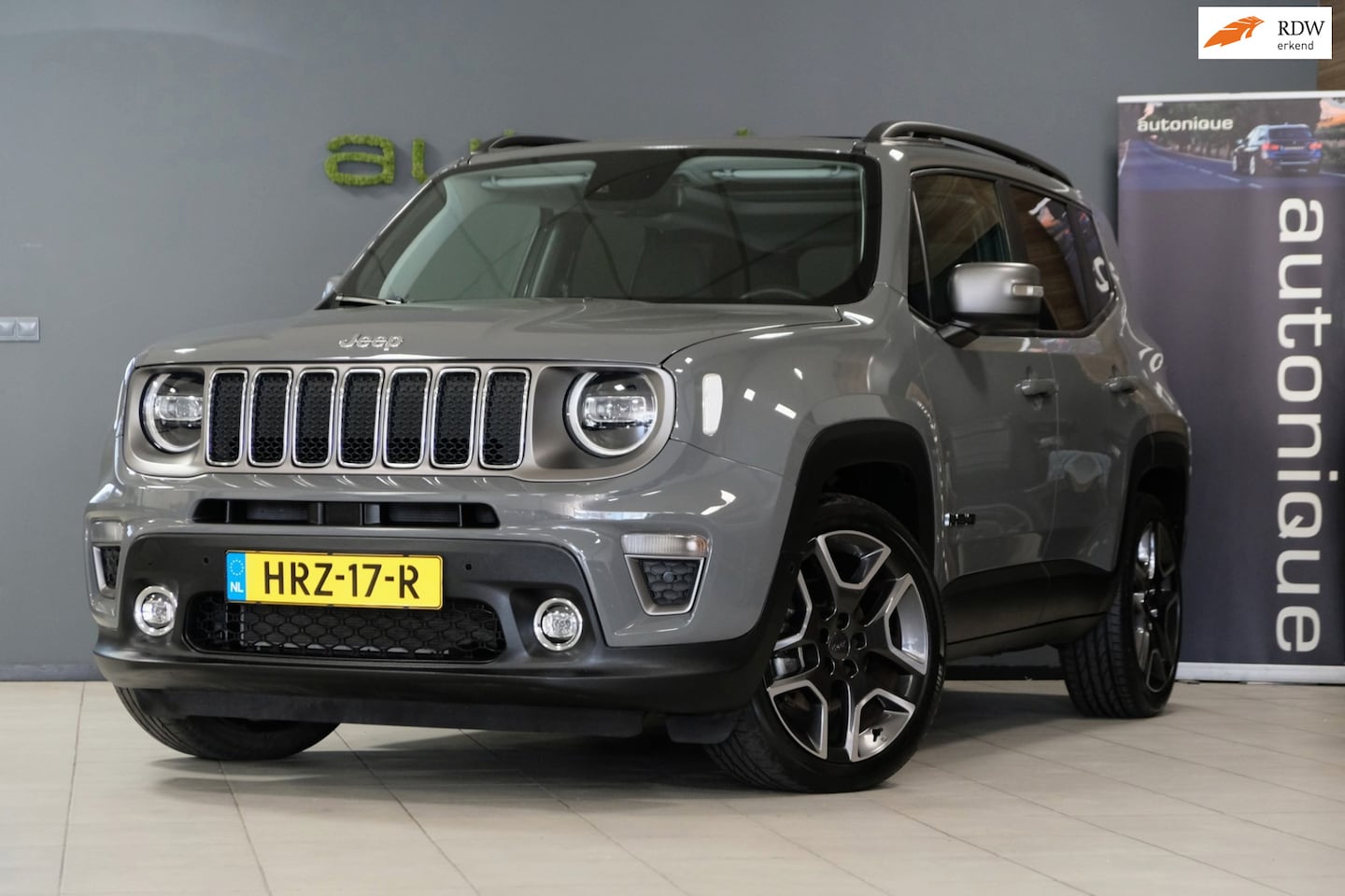 Jeep Renegade - 1.3T automaat Panodak/ElefantGrey - AutoWereld.nl