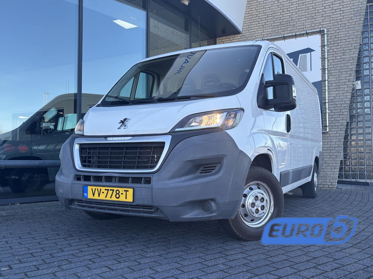 Peugeot Boxer - 330 2.2 HDI L2H1 XT*A/C*HAAK*CRUISE*3P*CAMERA* - AutoWereld.nl