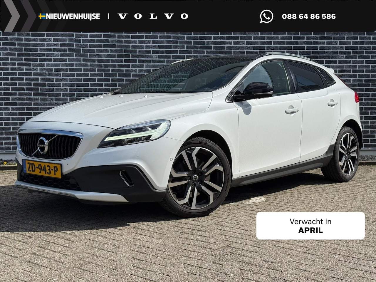 Volvo V40 Cross Country - 1.5 T3 Polar+ Luxury | Navigatie | Panoramadak | Achteruitrijcamera | Lederen Bekleding | - AutoWereld.nl