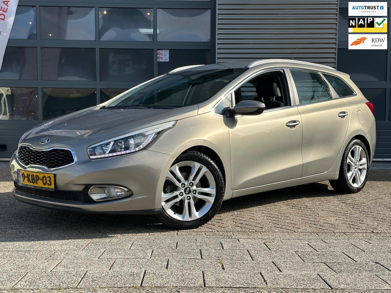 Kia Cee'd Sportswagon - 1.6 GDI Plus Pack | CRUISECR | Navi | Camera | PDC - AutoWereld.nl