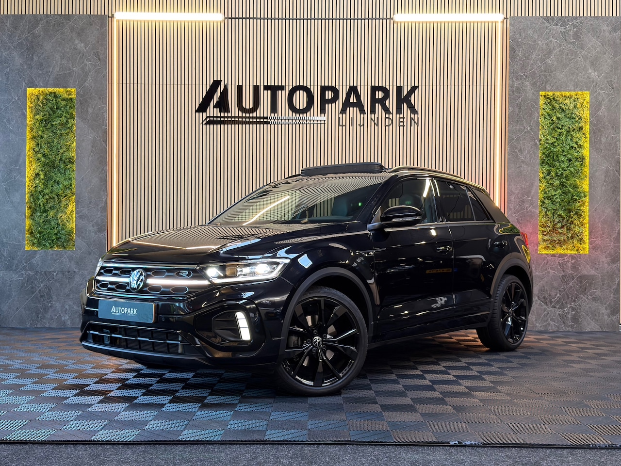 Volkswagen T-Roc - 1.5 TSI R-Line Business+ 3x R-LINE|PANO|VIRTUAL|KEYLESS|IQLIGHT|SFEERVERLICHTING|GARANTIE| - AutoWereld.nl