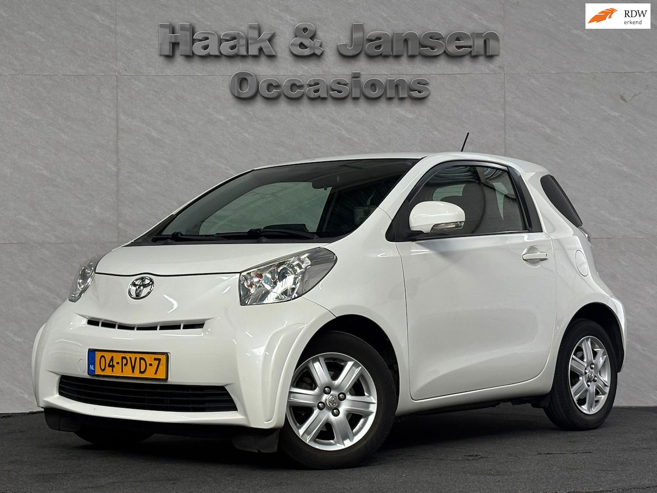 Toyota iQ - 1.0 VVTi Comfort Airco Tomtom E-ramen - AutoWereld.nl