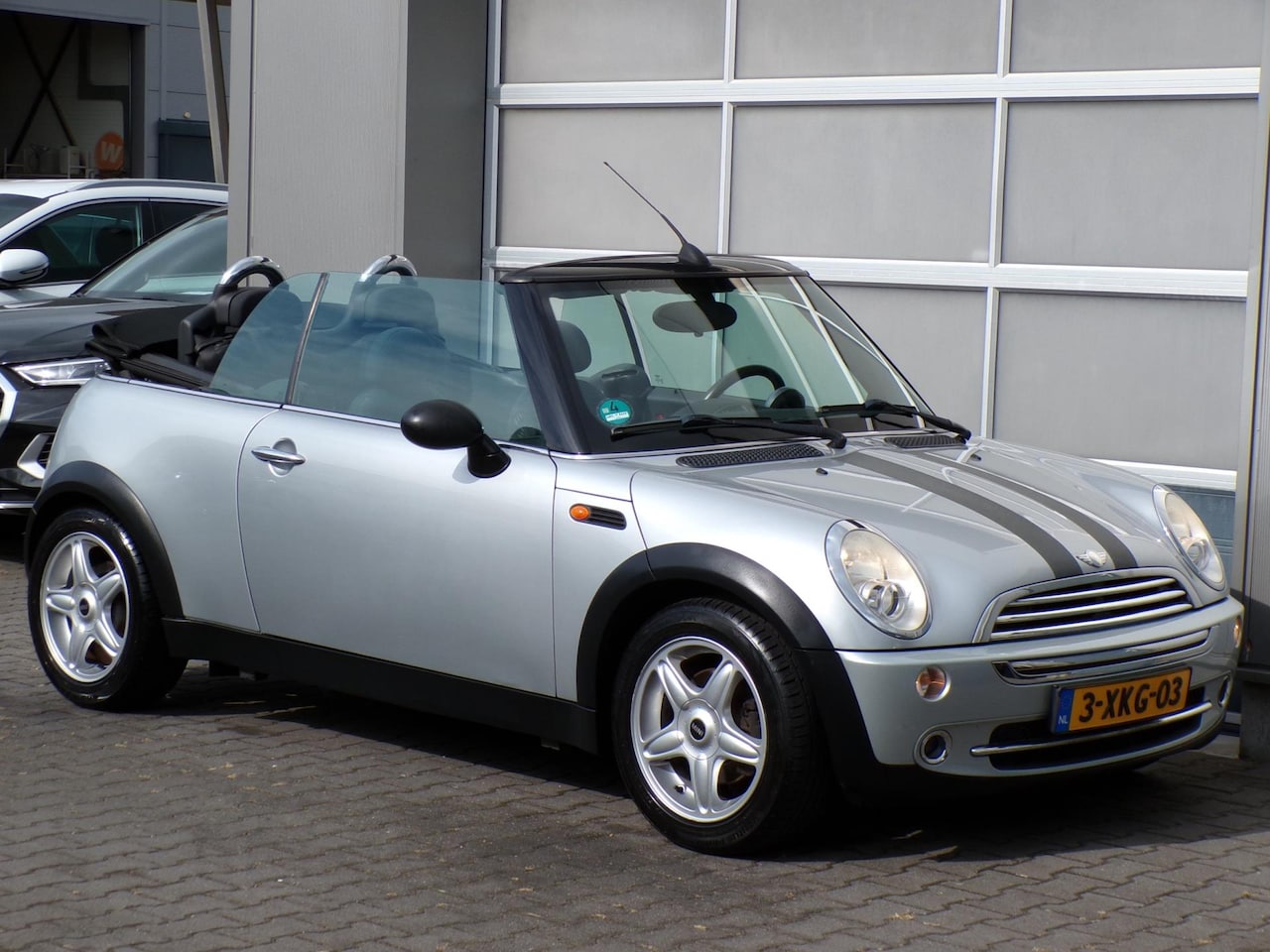 MINI Cabrio - Mini 1.6 One Pepper|Parkeersensoren|Airco - AutoWereld.nl