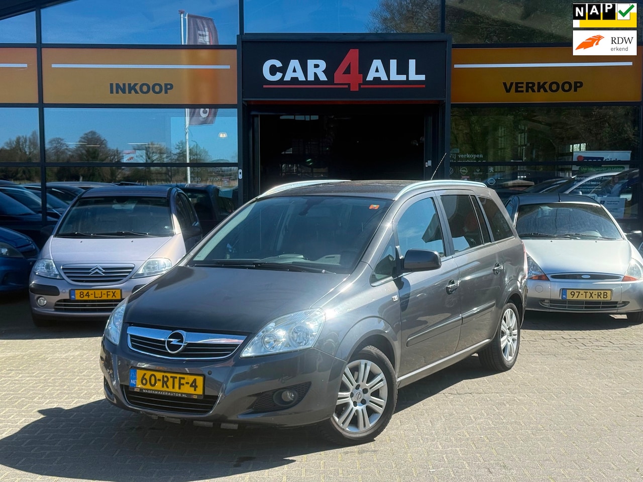 Opel Zafira - 1.8 Cosmo LEDER/NAVI/PDC/7PERSOONS/LMVELGEN/STLVRM/VOLOPTIE/APK 29-7-2026 - AutoWereld.nl