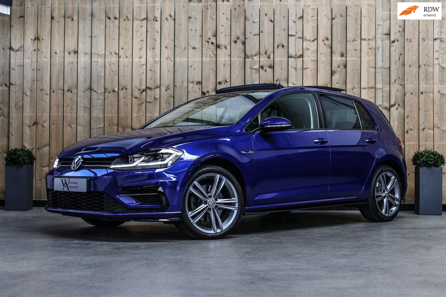 Volkswagen Golf - 1.5 TSI R-Line *Pano*Dynaudio*DCC*Camera*Massage*Virtual*DSG* - AutoWereld.nl