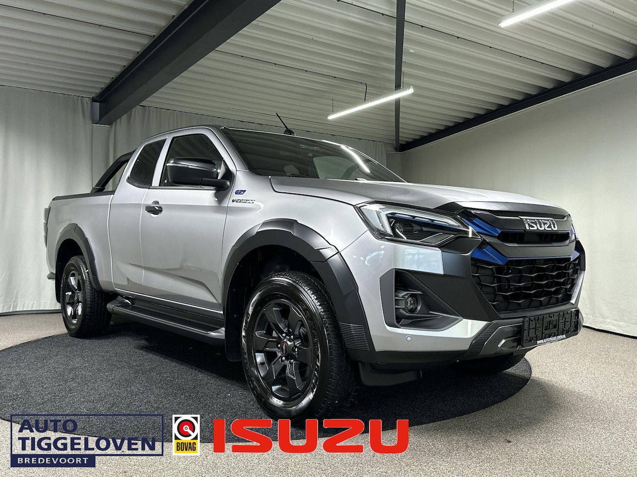 Isuzu D-Max - EV Extended Cab V-Cross 66.9 kWh Automaat | 3500KG Trekgewicht - AutoWereld.nl