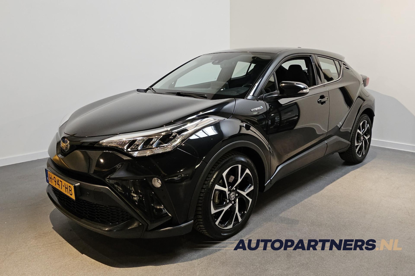 Toyota C-HR - 1.8 Hybrid Dynamic - Apple Carplay/Android Auto - Trekhaak - Adaptive Cruise - AutoWereld.nl