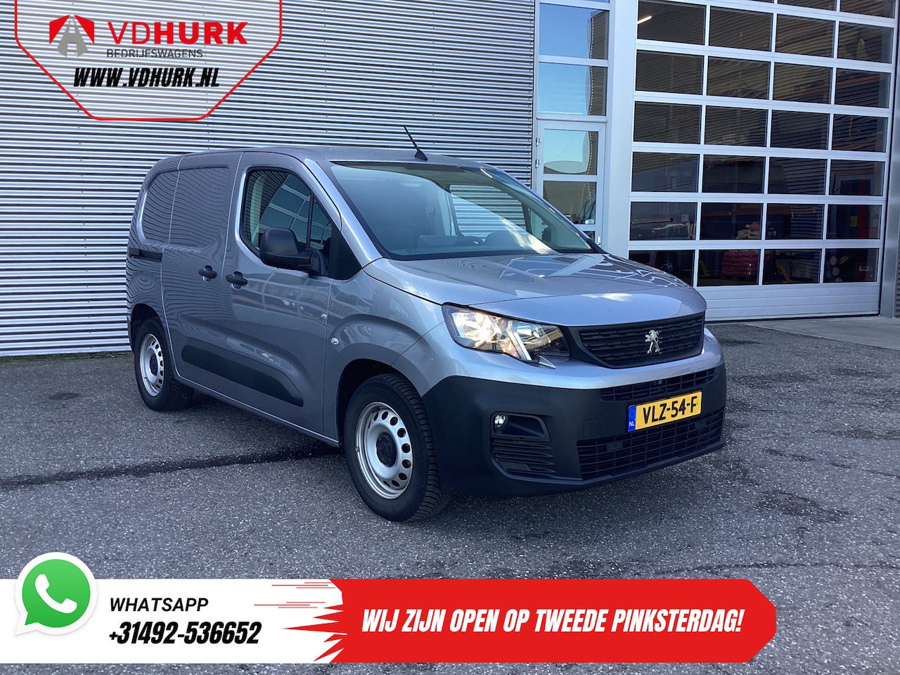 Peugeot e-Partner - 50 kWh 280 km WLTP Snellader/ 3 Pers./ Standkachel/ Carplay/ Cruise/ Navi/ PDC/ Trekhaak - AutoWereld.nl