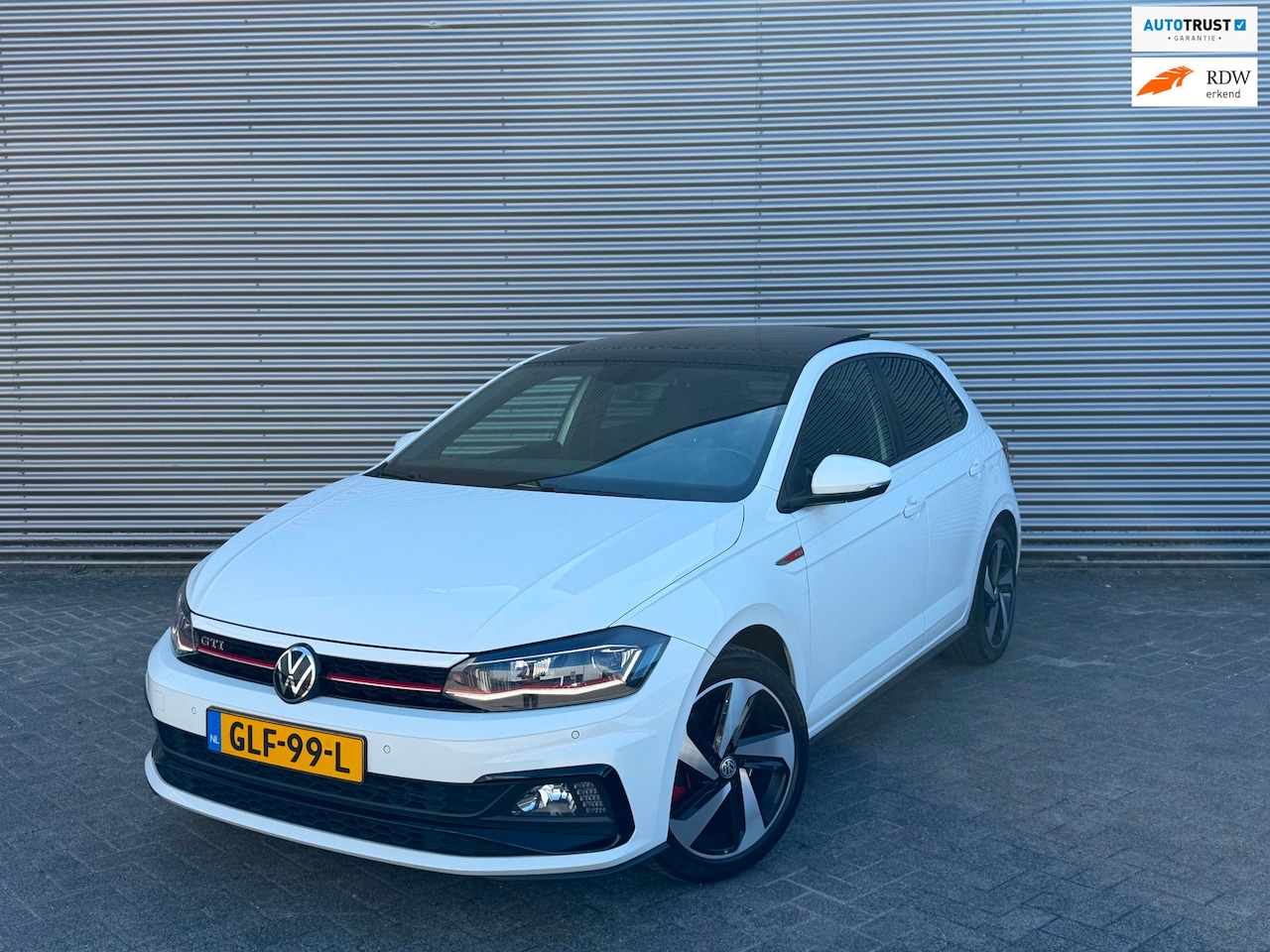 Volkswagen Polo - 2.0 TSI GTI l Pano l Xenon l CarPlay l 200 PK - AutoWereld.nl