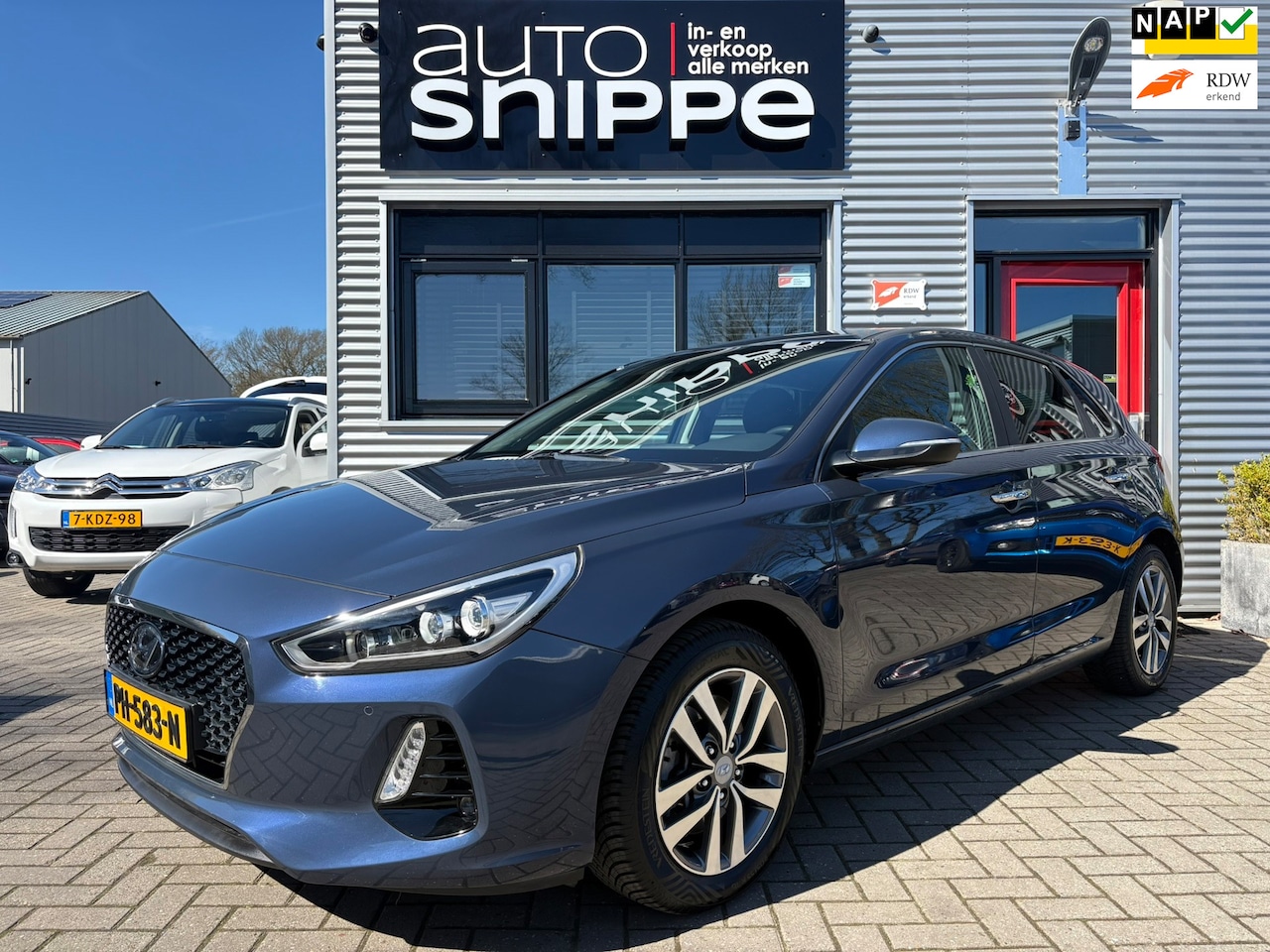 Hyundai i30 - 1.4 T-GDI Premium -AUTOMAAT-5DRS.-VOLLEDER-STOELVERWARMING + KOELING-STUURWIELVERWARMING-K - AutoWereld.nl