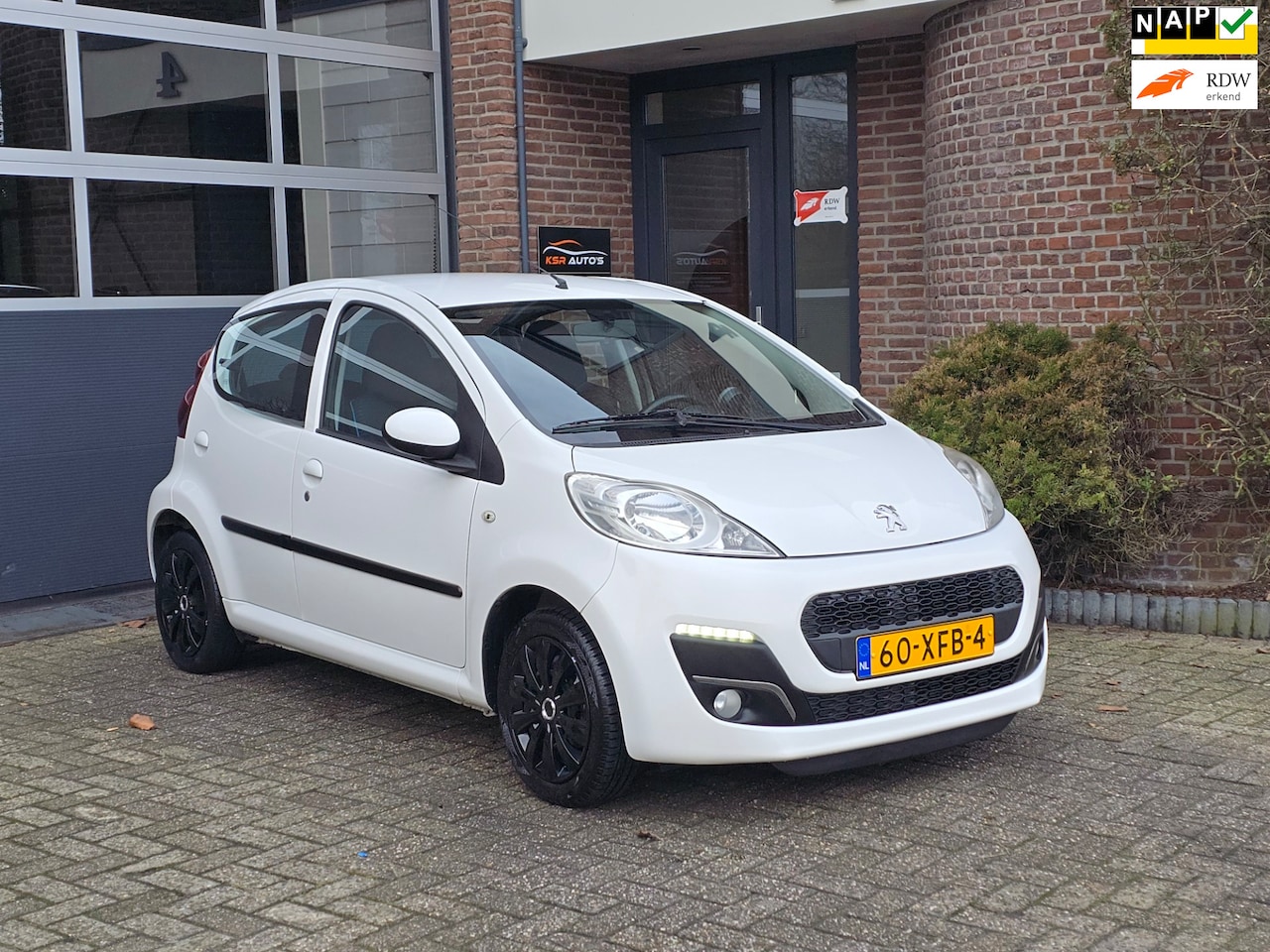 Peugeot 107 - 1.0 Active 5DR |Automaat |Led |Apk |Aygo/C1 - AutoWereld.nl