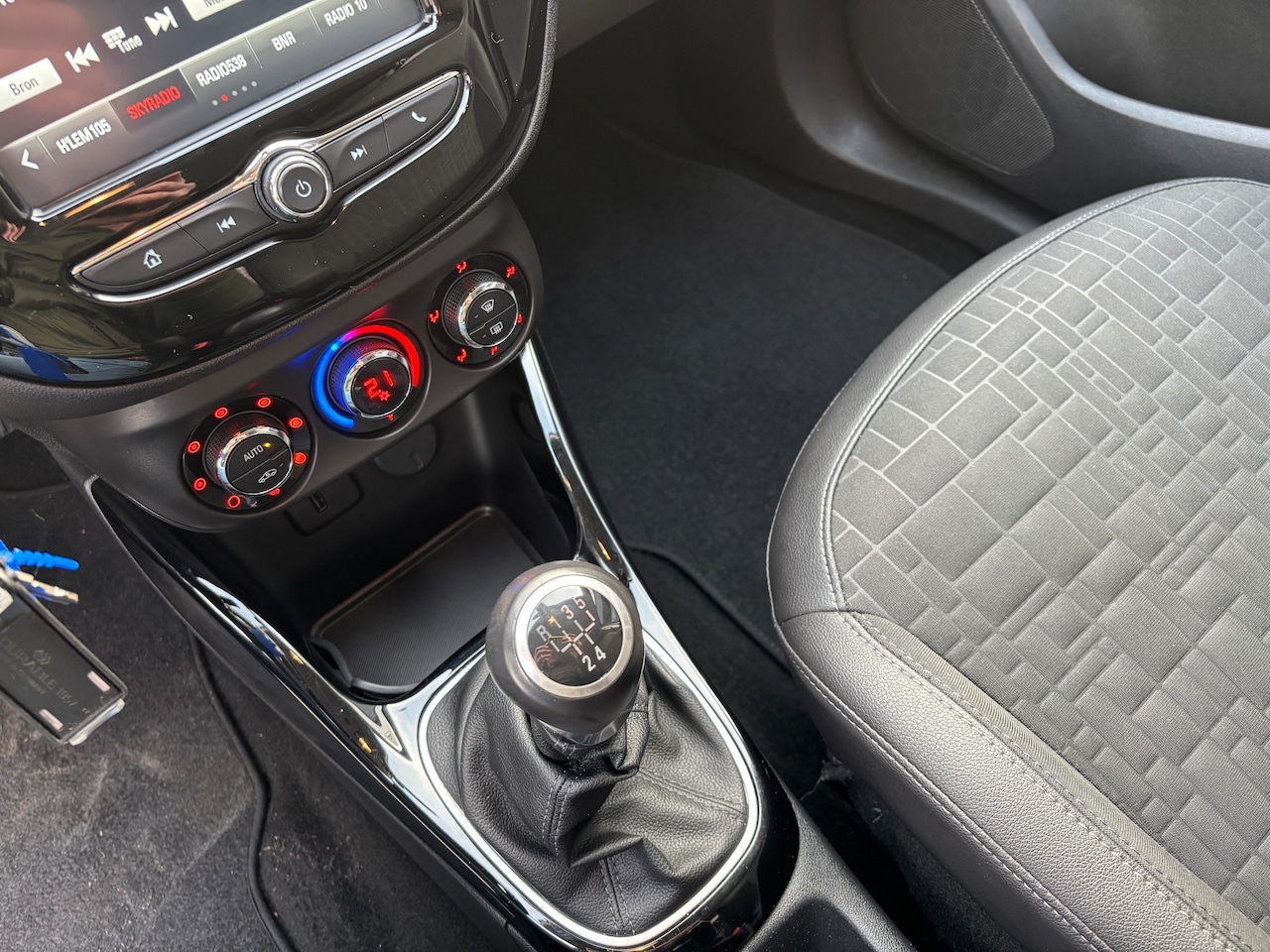 Opel Corsa - 1.4 Innovation | Org-NL auto. 5drs. Navi. Clima. Trekhaak.