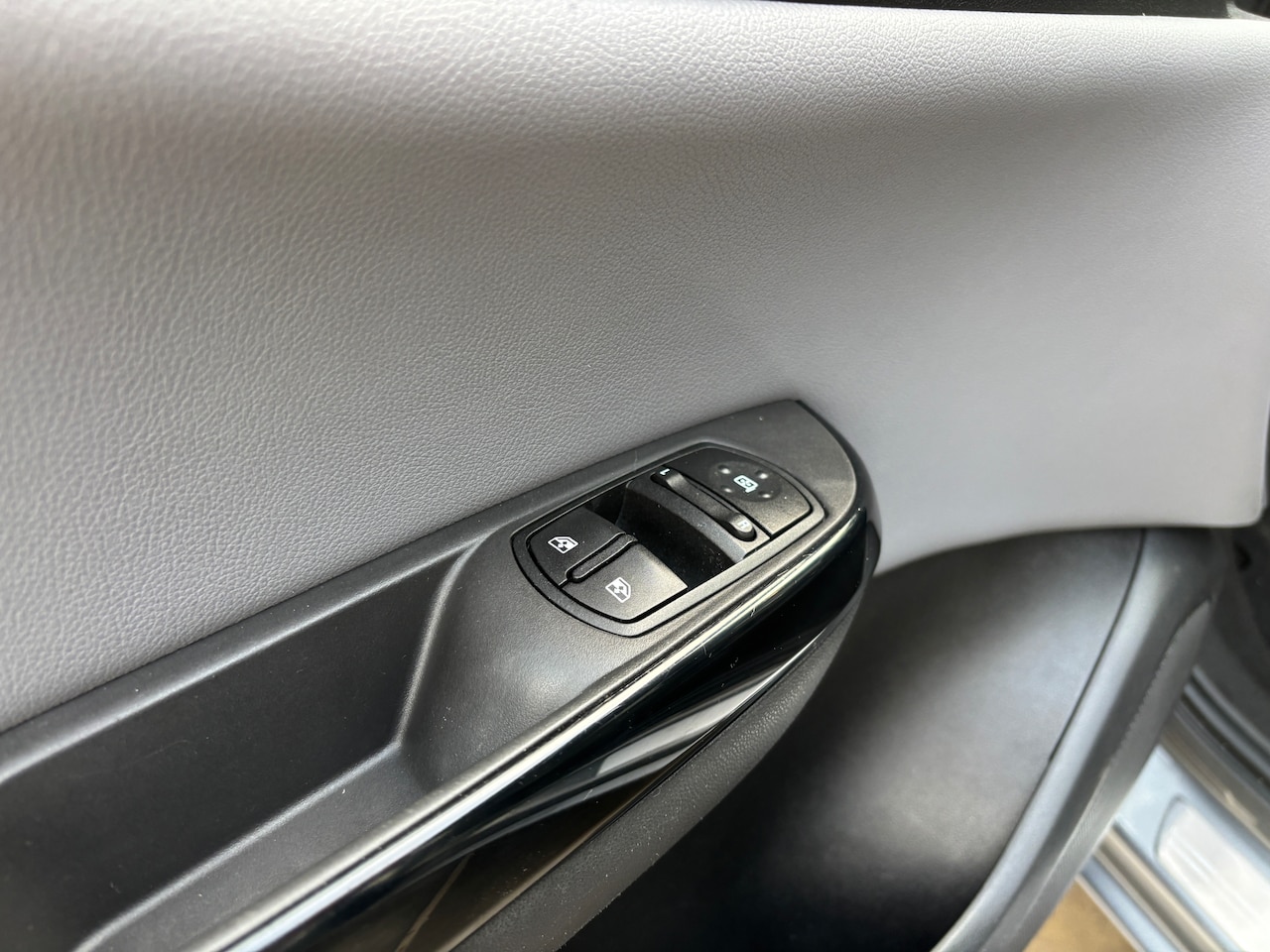 Opel Corsa - 1.4 Innovation | Org-NL auto. 5drs. Navi. Clima. Trekhaak.