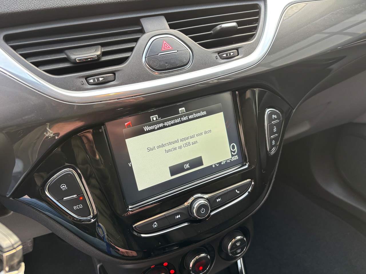 Opel Corsa - 1.4 Innovation | Org-NL auto. 5drs. Navi. Clima. Trekhaak.