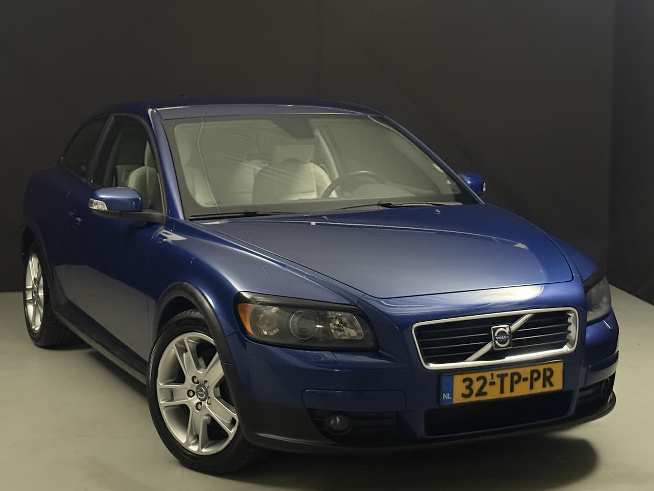 Volvo C30 - 2.0 Summum LEER*ONDERHOUDEN*AC* - AutoWereld.nl