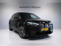 BMW iX - XDrive40 SportPakket | Laserlicht | Trekhaak | H/K Sound | Soft Close |