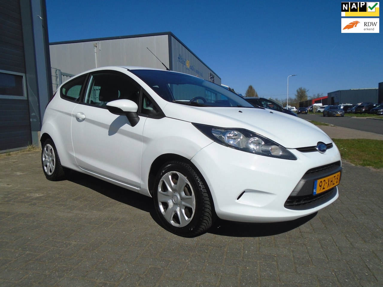 Ford Fiesta - 1.25 Champion airco cruise - AutoWereld.nl