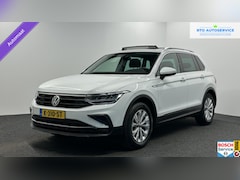 Volkswagen Tiguan - 1.5 TSI Life Business PANO CARPLAY ADAPTIE CRUISE NAVI