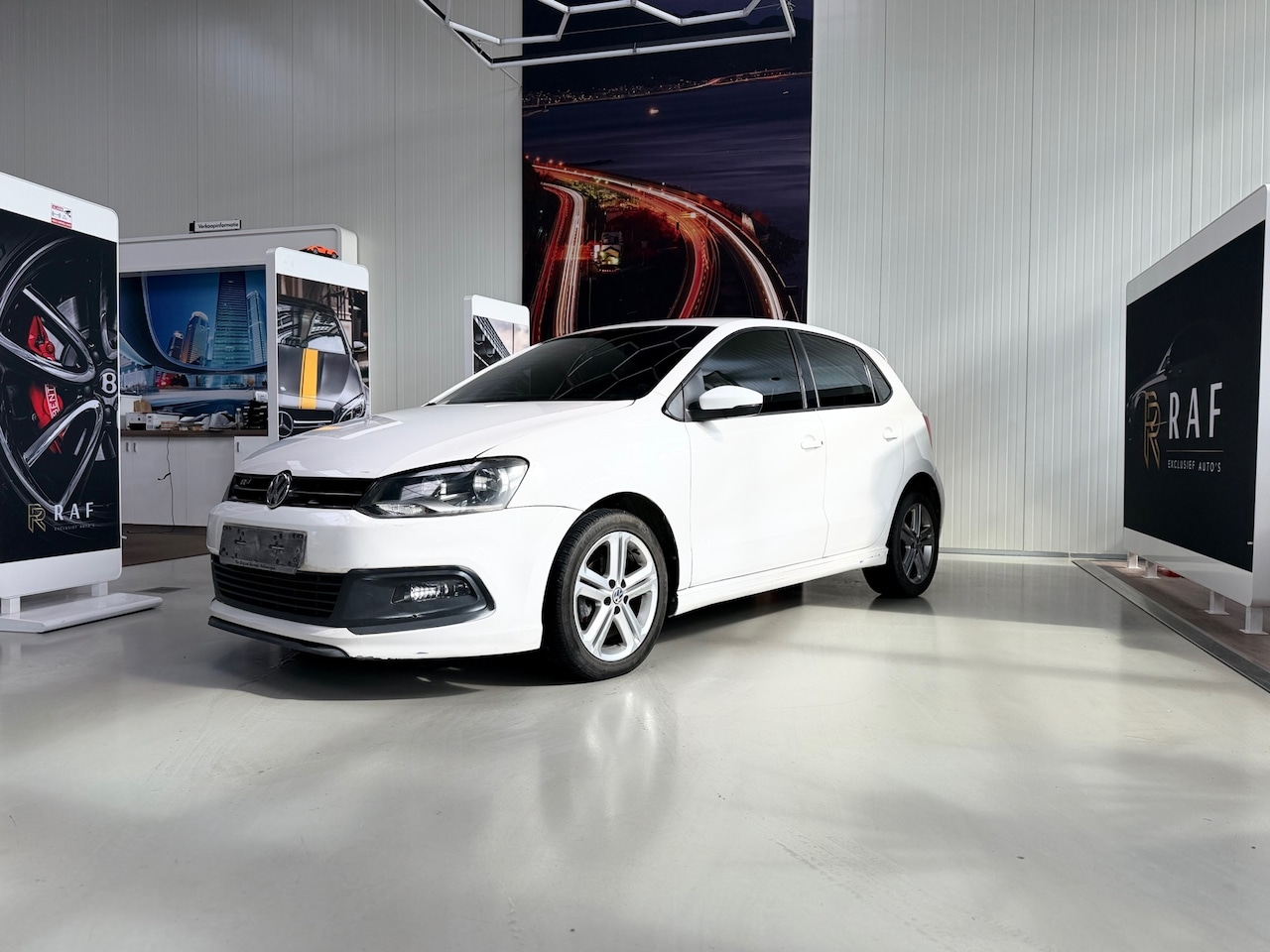 Volkswagen Polo - 1.6 TDI BlueMotion Highline Edition 1.6 TDI BlueMotion Highline Edition - AutoWereld.nl