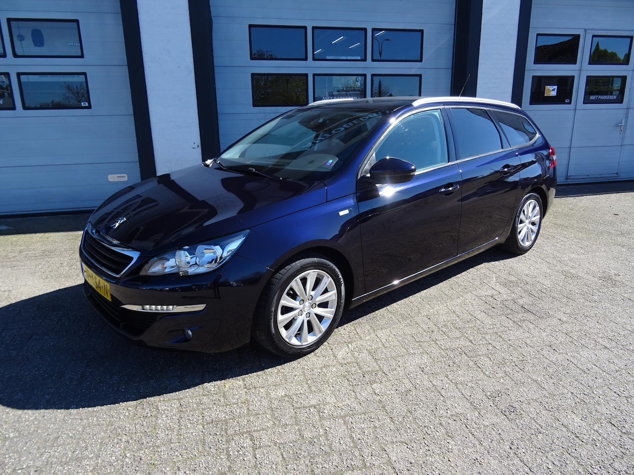 Peugeot 308 - 1.2 PureTech 110pk S&amp;S Style - AutoWereld.nl