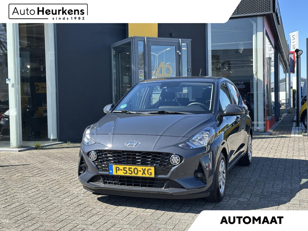 Hyundai i10 - 1.0i AT Comfort Smart 5-zits l AUTOMAAT l Origineel NL l 1e-Eigenaar l dealeronderhouden - AutoWereld.nl