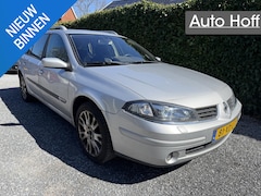 Renault Laguna Grand Tour - 2.0-16V Tech Line Automaat | Xenon | Navi | Autom. Airco | Cruise Control | LMV | PDC | Ha