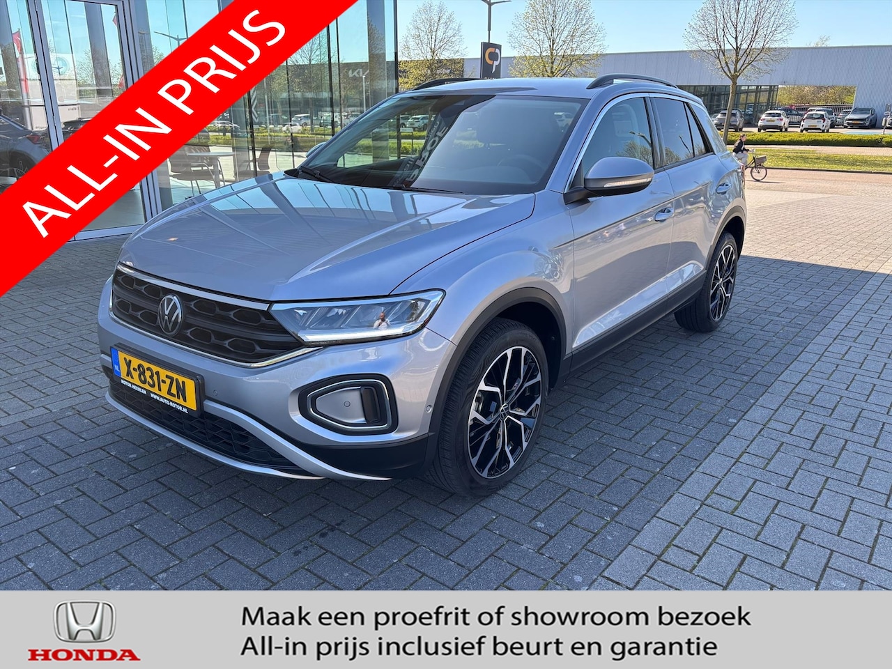 Volkswagen T-Roc - 1.0 TSI Life Business | P.cam | Pdc | Navi | All Seasons - AutoWereld.nl