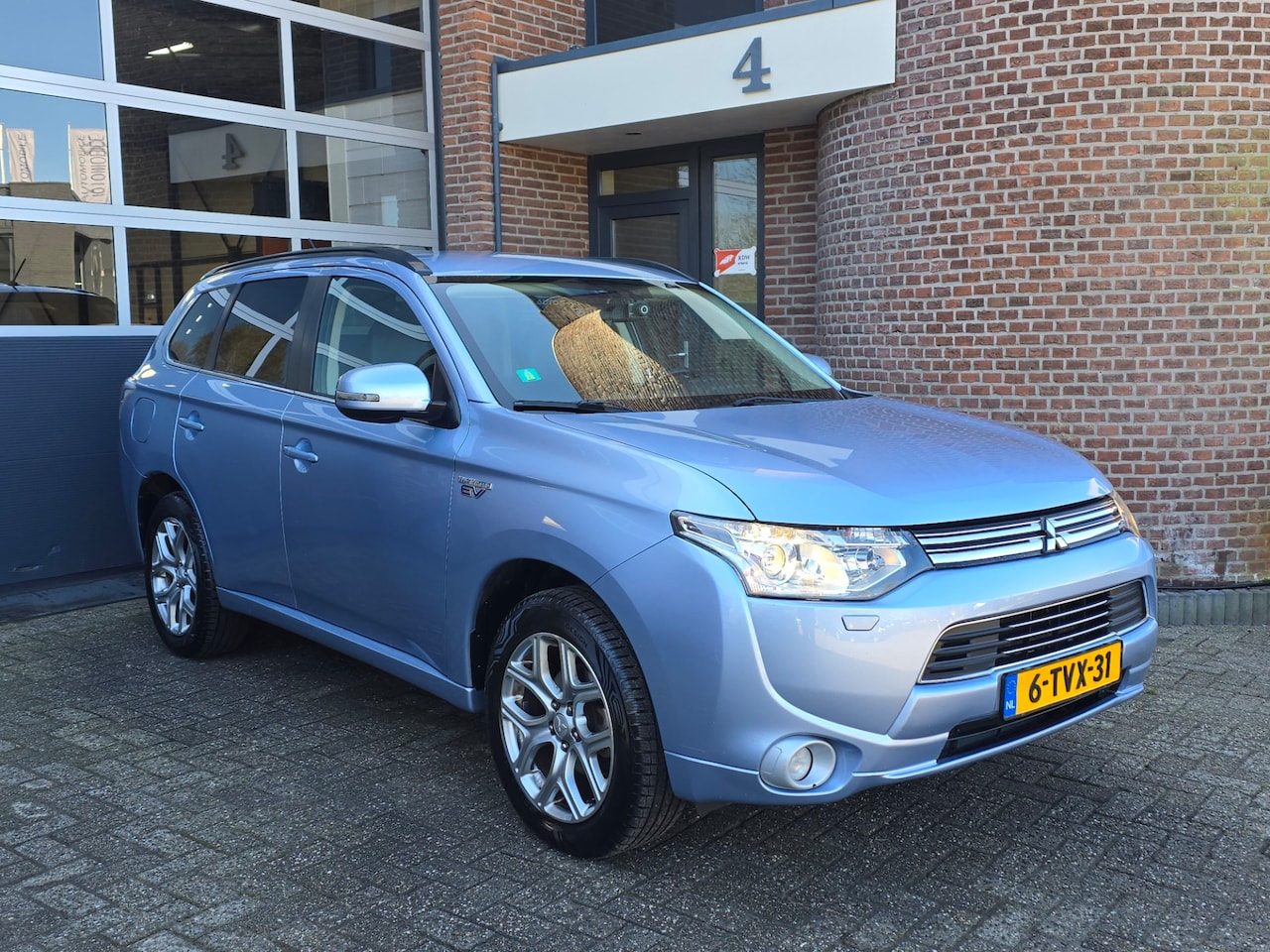 Mitsubishi Outlander - 2.0 PHEV Executive Edition Apk |Nap |Clima |Navi - AutoWereld.nl