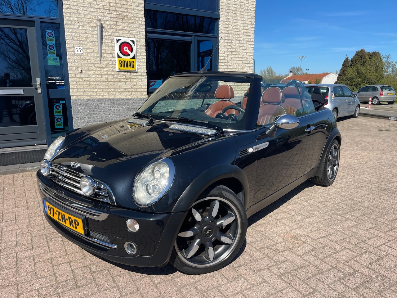 MINI Cabrio - Mini 1.6 Cooper Sidewalk- NAV-LEER-NL AUTO - AutoWereld.nl