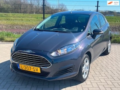 Ford Fiesta - 1.0 Titanium | 80PK | Stoel- en voorruit verwarming | LMV