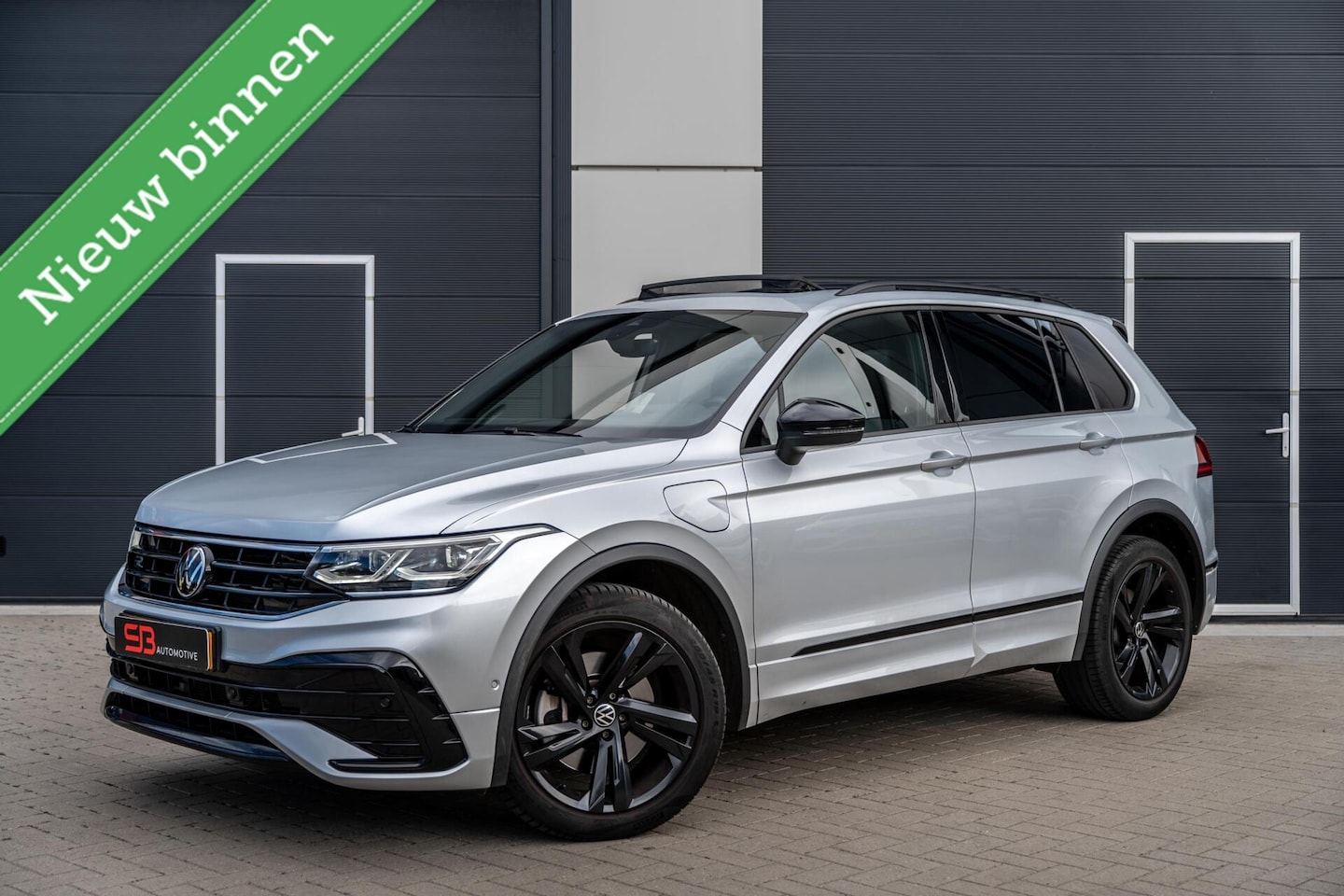 Volkswagen Tiguan - 1.4 TSI eHybrid R-Line Business+ Pano|VOL! - AutoWereld.nl