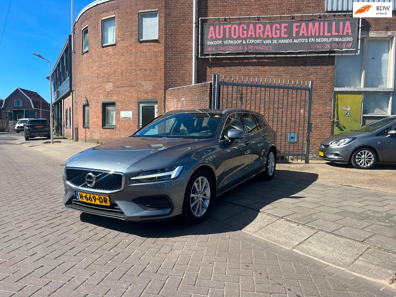 Volvo V60 - 2.0 T4 Momentum Pro 2.0 T4 Momentum Pro - AutoWereld.nl