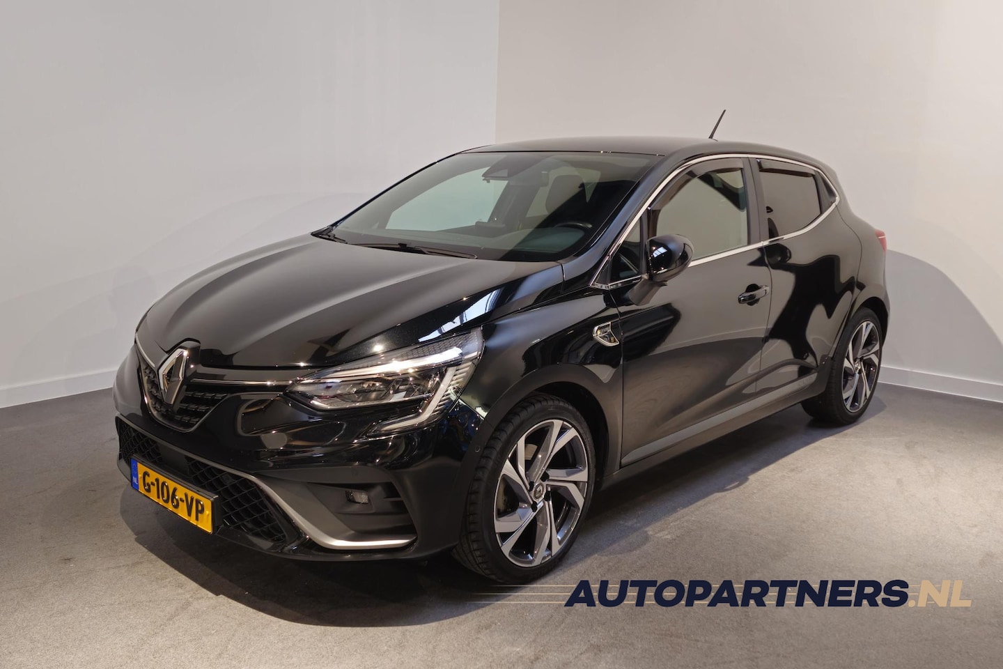 Renault Clio - 1.3 TCe R.S. Line 130 PK Automaat - Stoelverwarming - Apple carplay/ Android Auto - 360 Ca - AutoWereld.nl