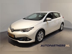 Toyota Auris - 1.8 Hybrid Dynamic - Navigatie - Achteruitrijcamera - Cruise - Climate control