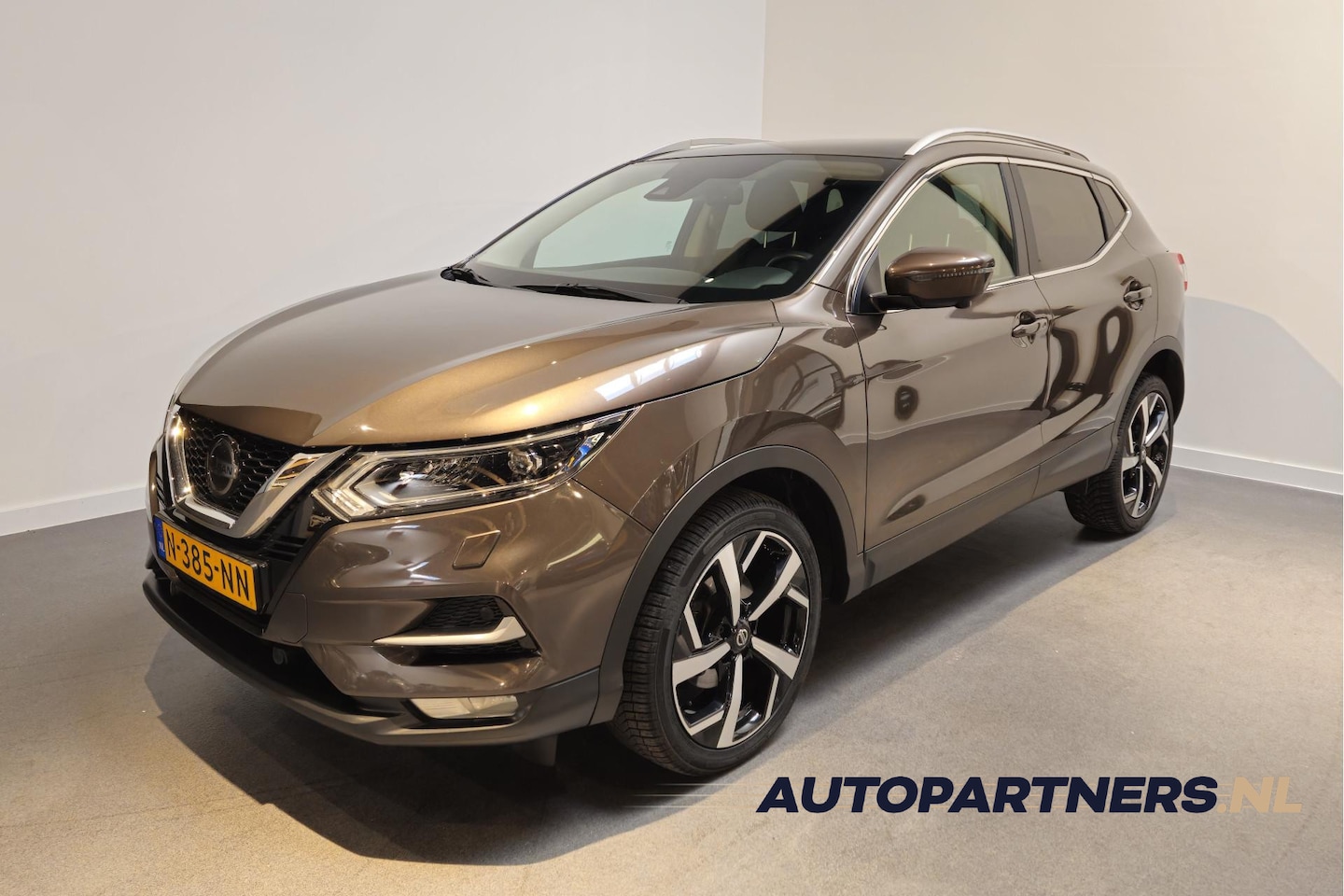 Nissan Qashqai - 1.3 DIG-T Premium Edition - Panoramadak - Stoelverwarming - Apple Carplay/Android Auto - - AutoWereld.nl