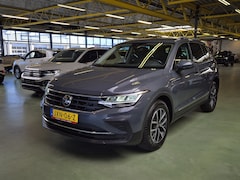 Volkswagen Tiguan - 1.5 TSI Life -150pk- Automaat | Camera | Winter-pakket | Dab+ | Rijklaarprijs incl. 1 jaar