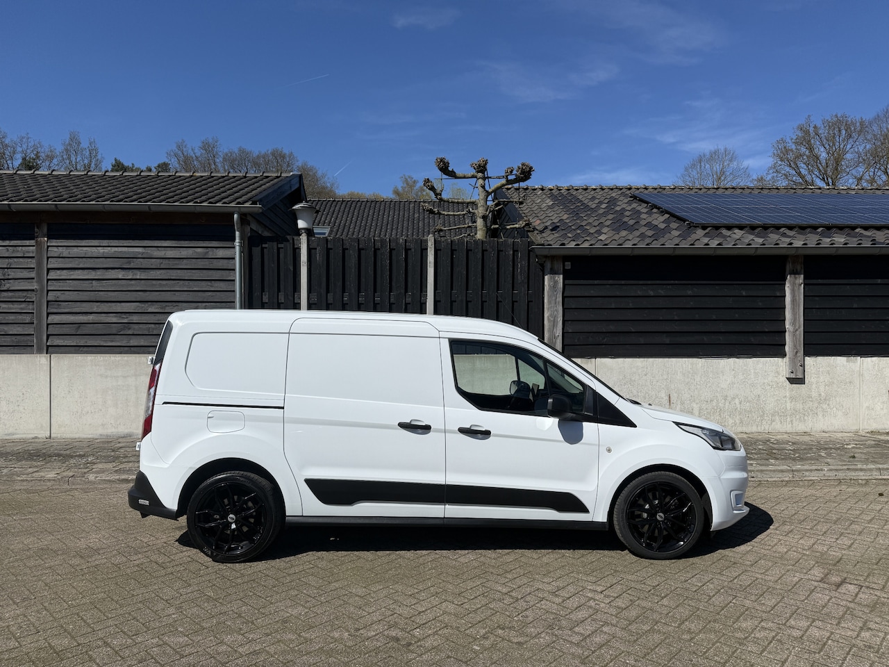 Ford Transit Connect - 1.5 EcoBlue L2 Trend Automaat | Pdc | Trekhaak - AutoWereld.nl