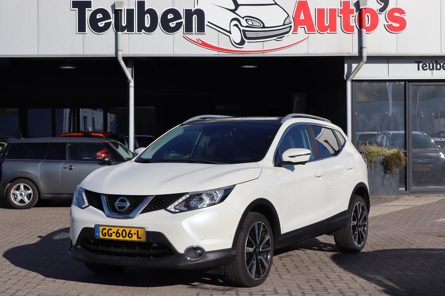 Nissan Qashqai - 1.2 Tekna NL auto | Panoramadak | Leder | Stoelverwarming | Camera - AutoWereld.nl