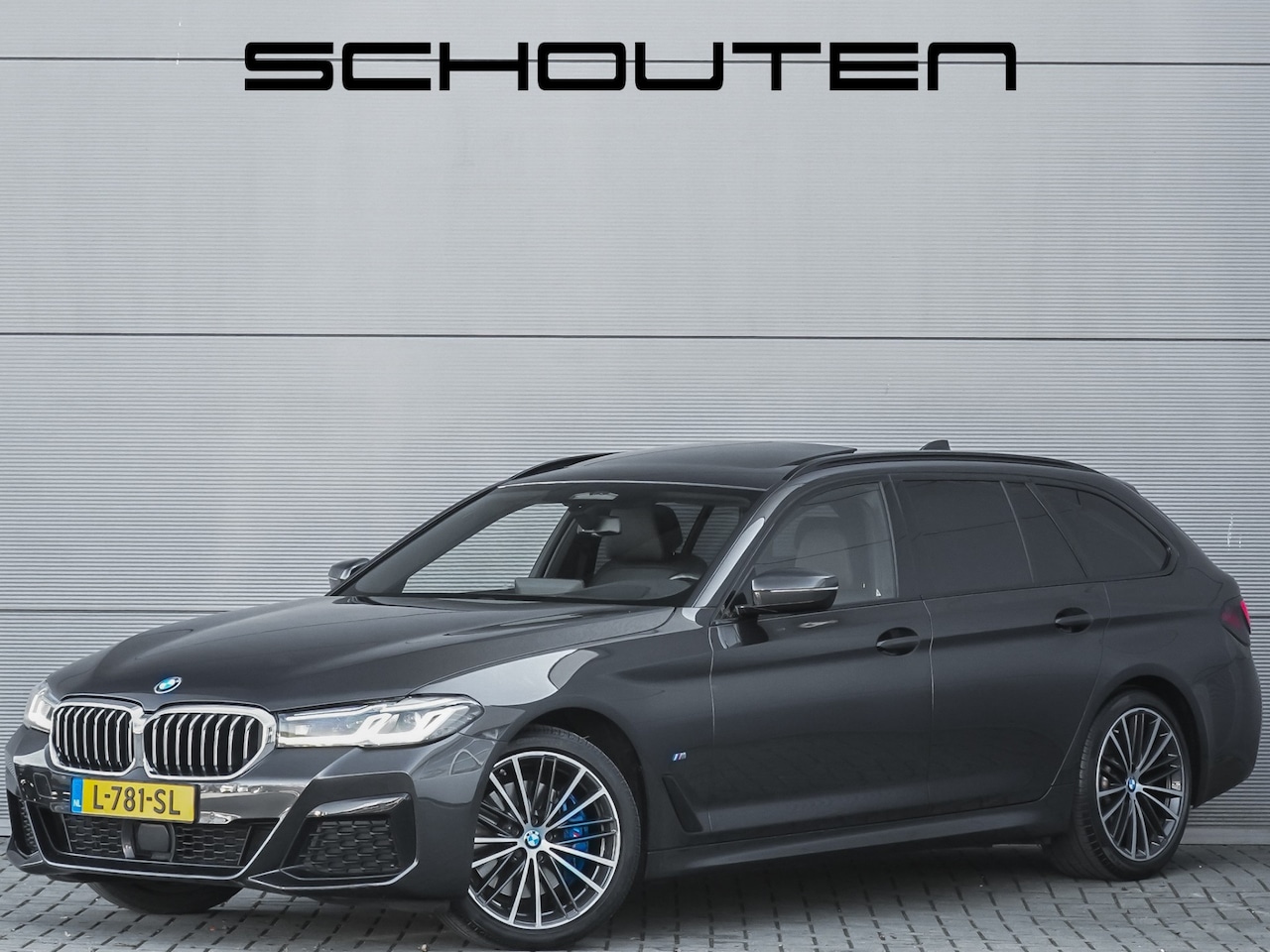 BMW 5-serie Touring - 530i xDrive High Executive M-Sport Pano Active Steering ACC Laser HUD - AutoWereld.nl